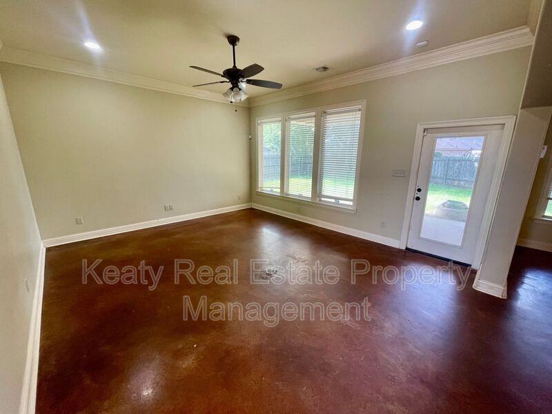 115 Barataria Bay Pt - Photo 2 of 22