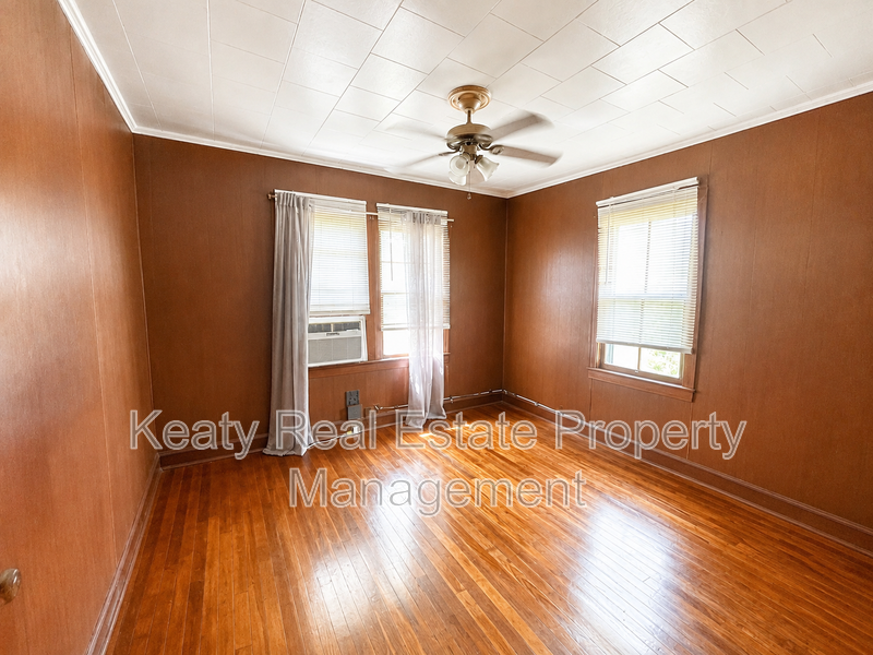 116 Marie St - Photo 4 of 13