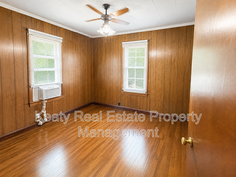 116 Marie St - Photo 7 of 13