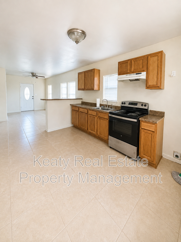 801 S East St - Photo 7 of 11