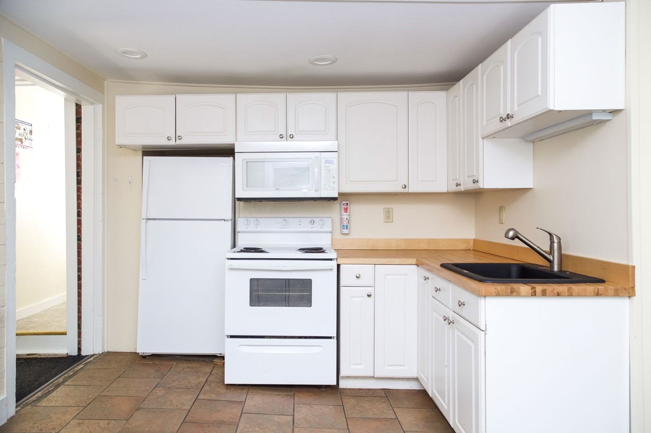 55 Loomis Street #C - Photo 2 of 10