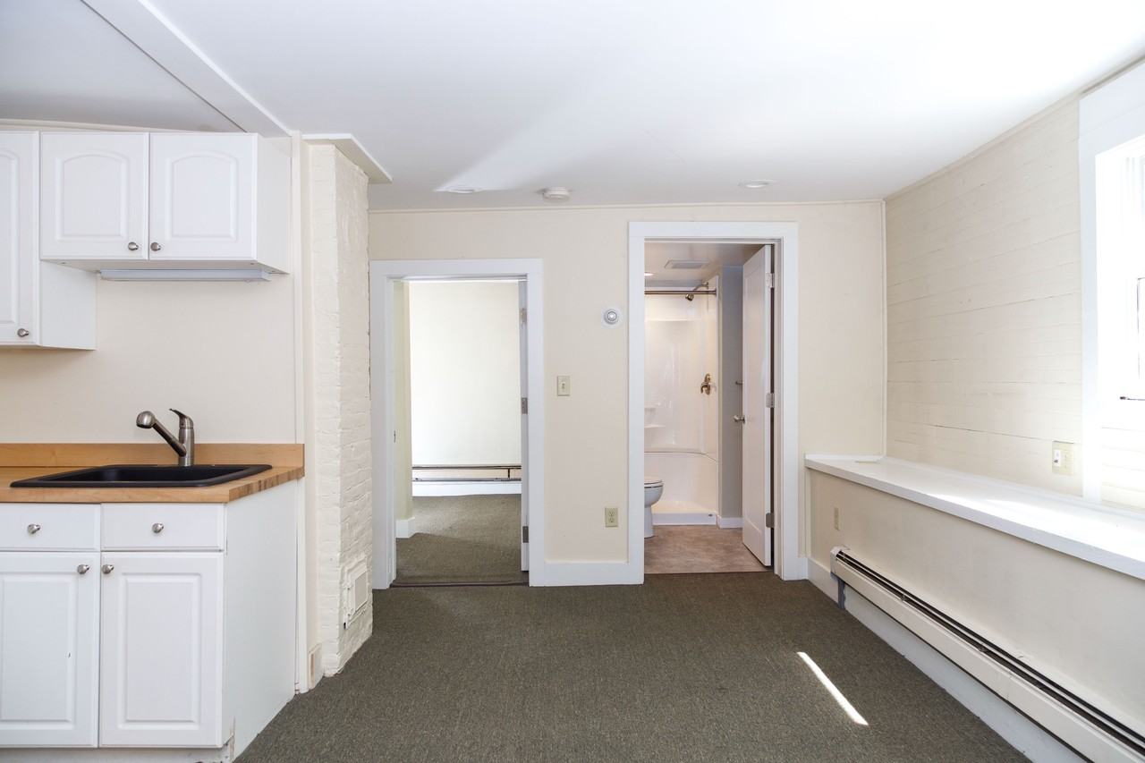 55 Loomis Street #C - Photo 5 of 10