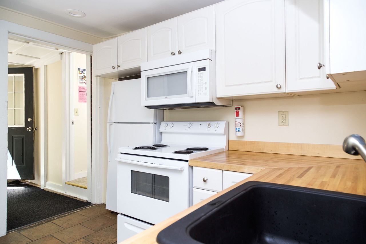 55 Loomis Street #C - Photo 3 of 10