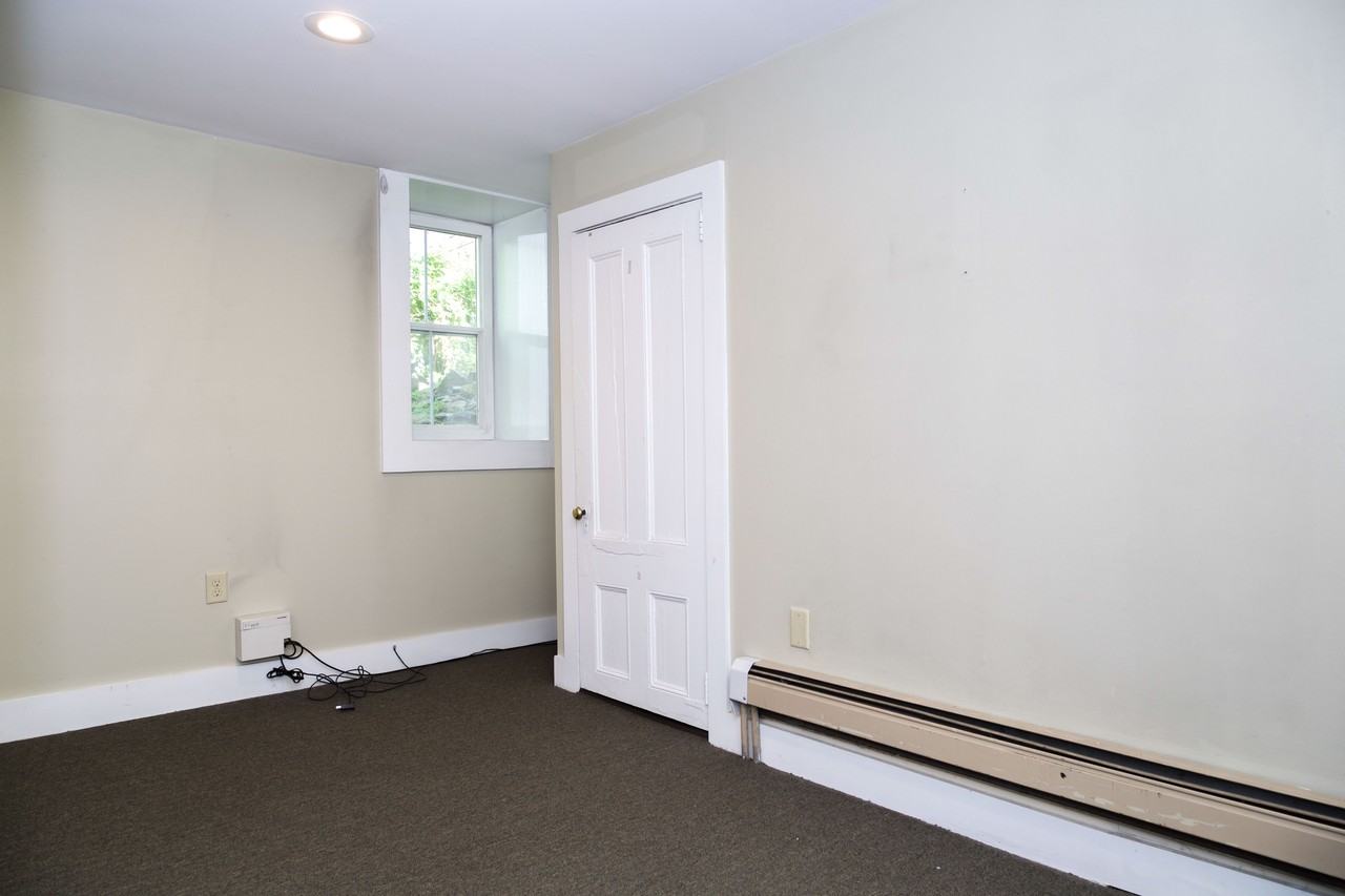 55 Loomis Street #C - Photo 7 of 10
