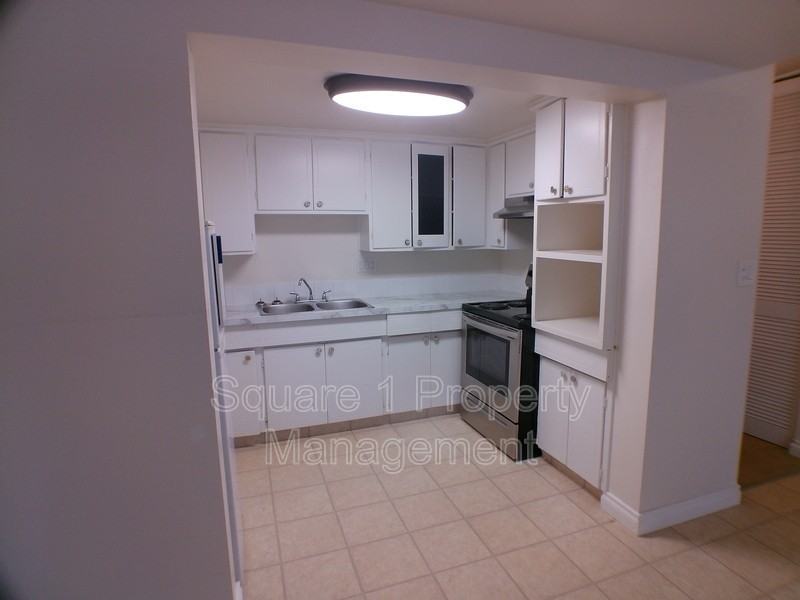 6233 124 St Nw - Photo 4 of 13