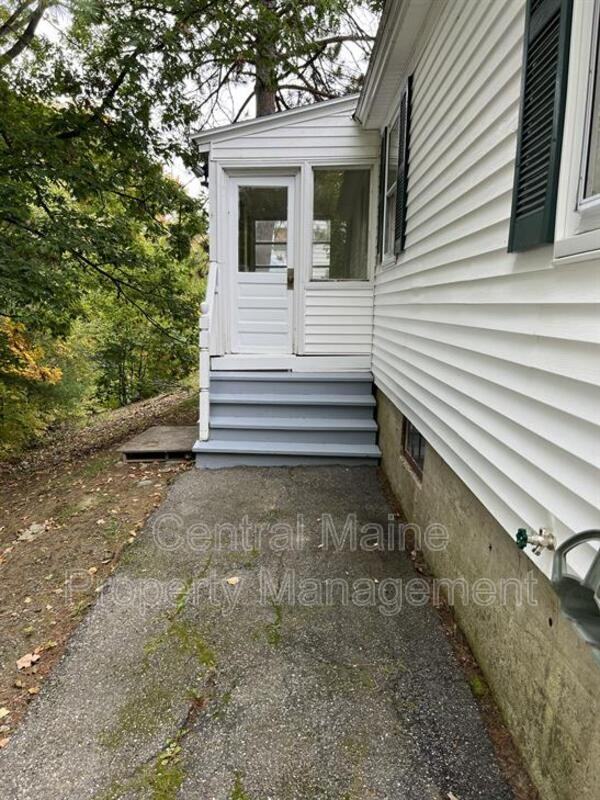 76 Seventh St #76-7thST - Photo 4 of 19
