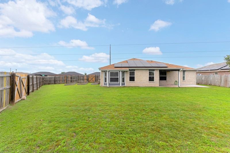 3202 Tom Lockett Dr - Photo 2 of 15
