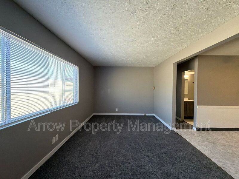 1215 E St - Photo 7 of 23