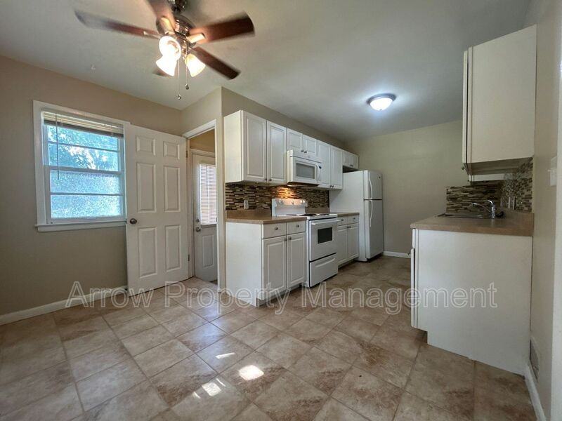 5801 Lafayette Ave #5801 - Photo 4 of 9