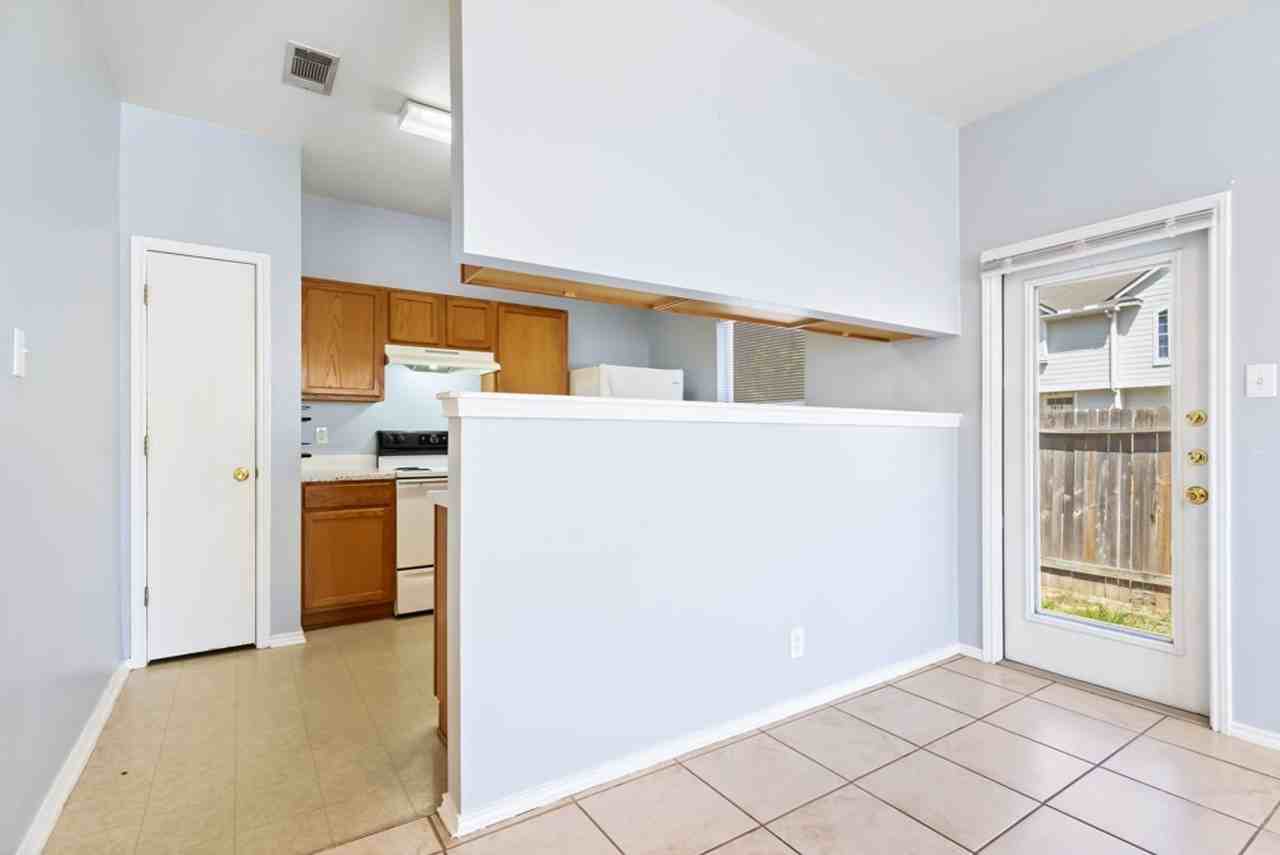 2735 Crown Holw - Photo 5 of 25