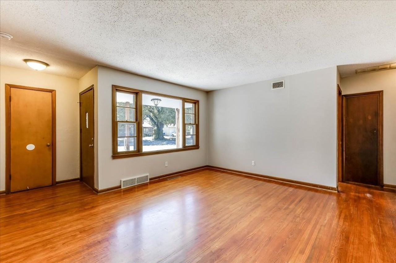 2907 S Fern St - Photo 3 of 23