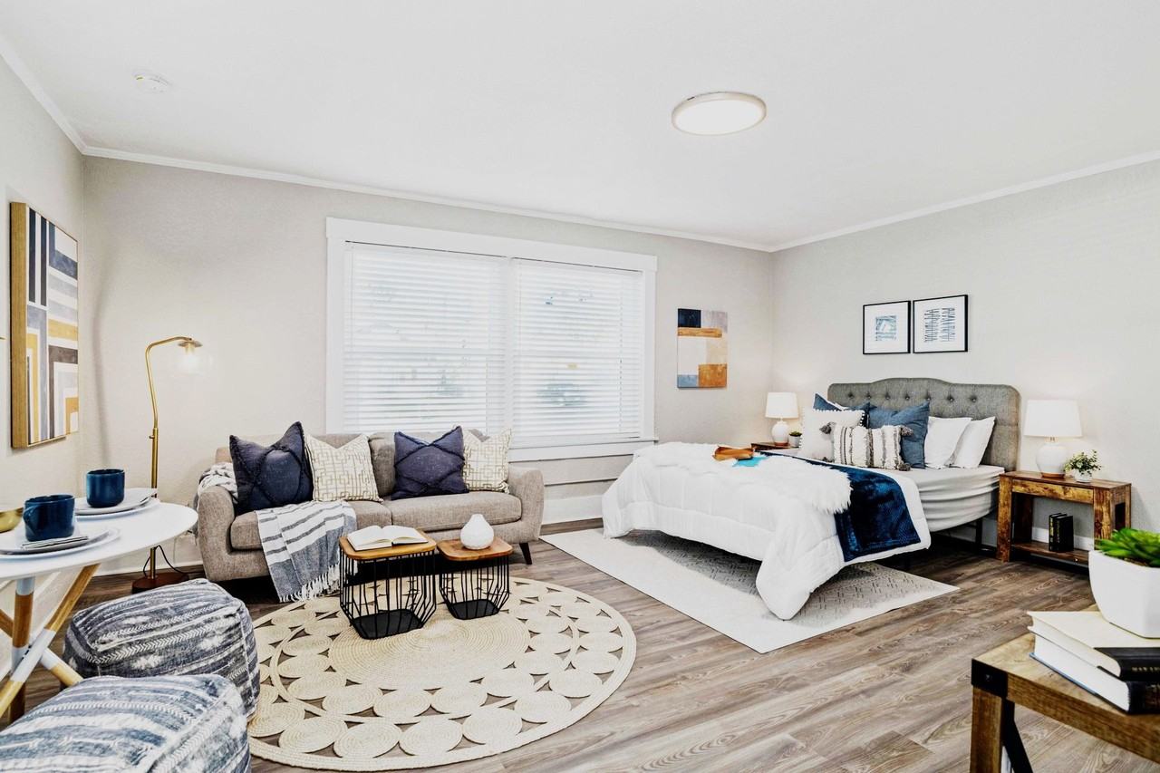 Nicely Renovated Studio Near Little Raven! - Photo 3 of 8