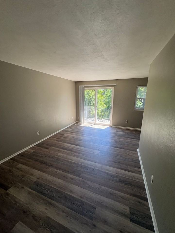 Peoria Place Apartments - Photo 4 of 16
