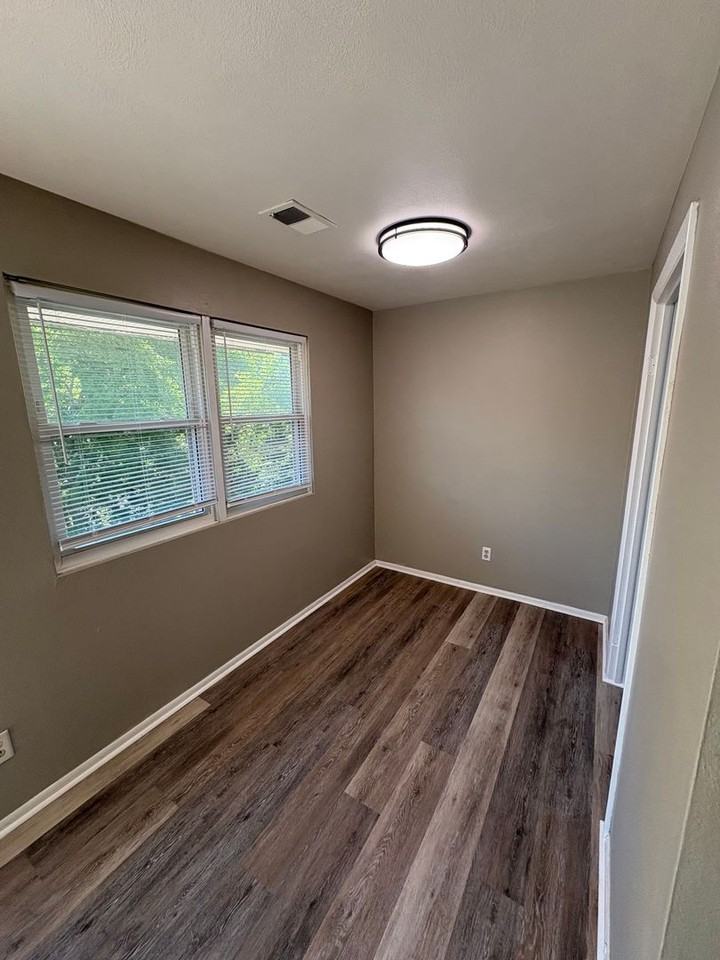 Peoria Place Apartments - Photo 5 of 16
