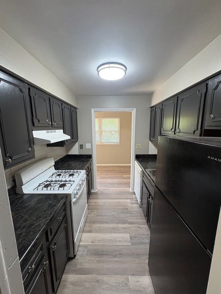 Peoria Place Apartments - Photo 6 of 16