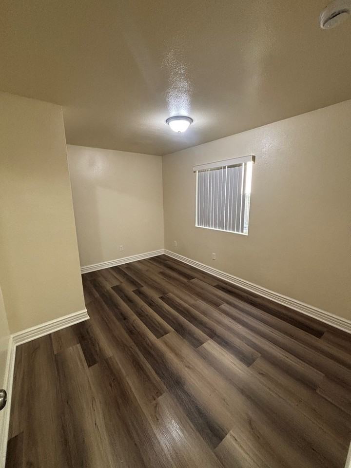 441 West 102nd Street - Photo 6 of 9