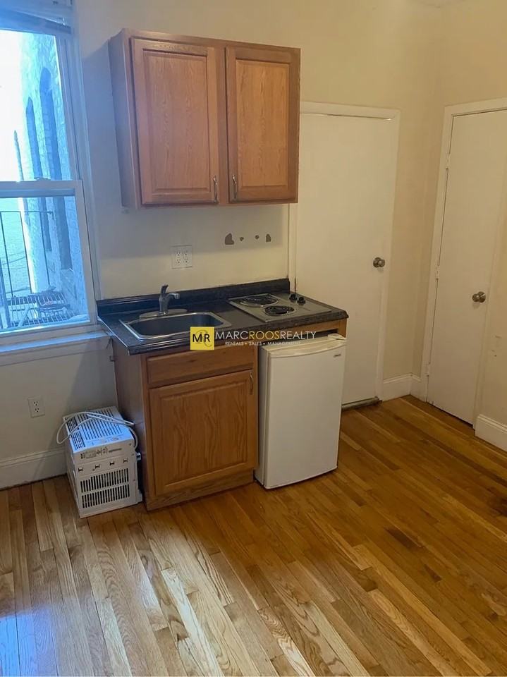 S Huntington Ave #202 - Photo 2 of 4