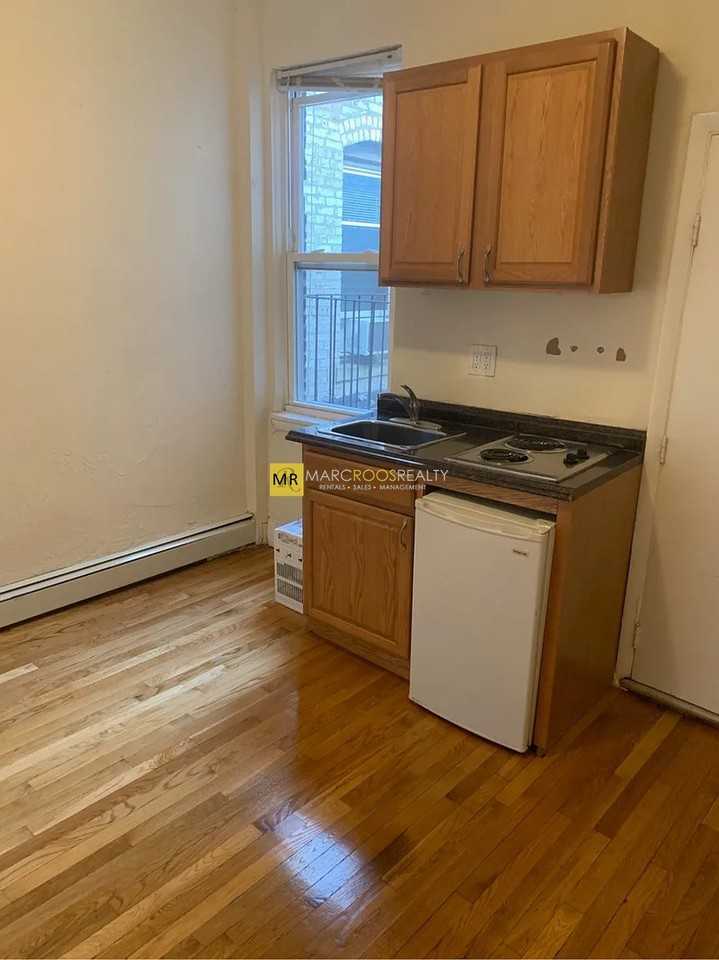 S Huntington Ave #202 - Photo 3 of 4