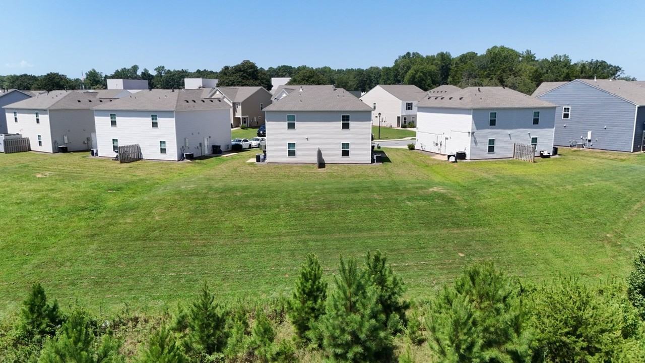 125 Adger Rd - Photo 4 of 26