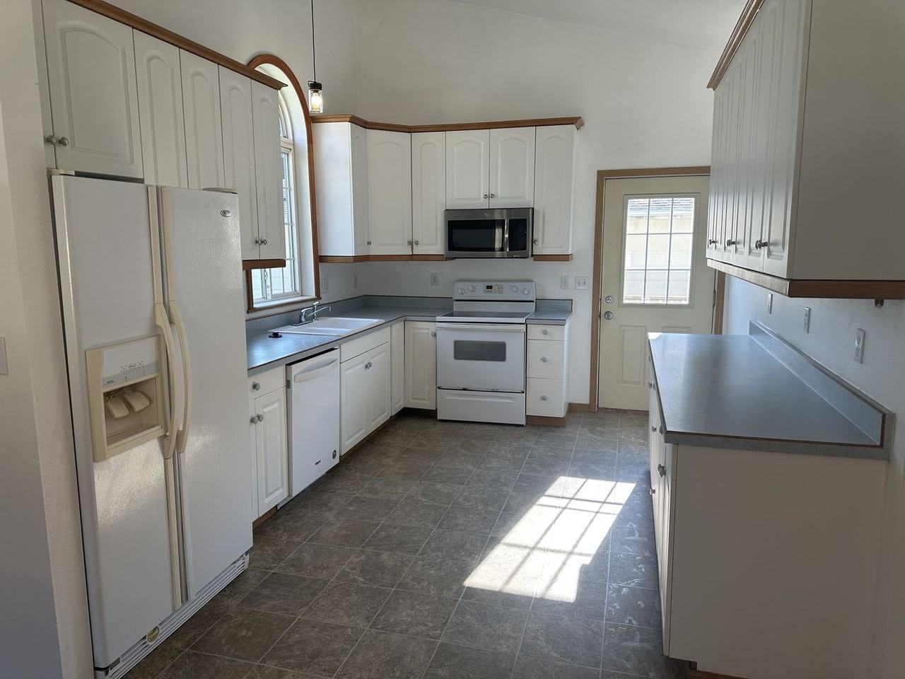 2808 Oakland St - Photo 2 of 29