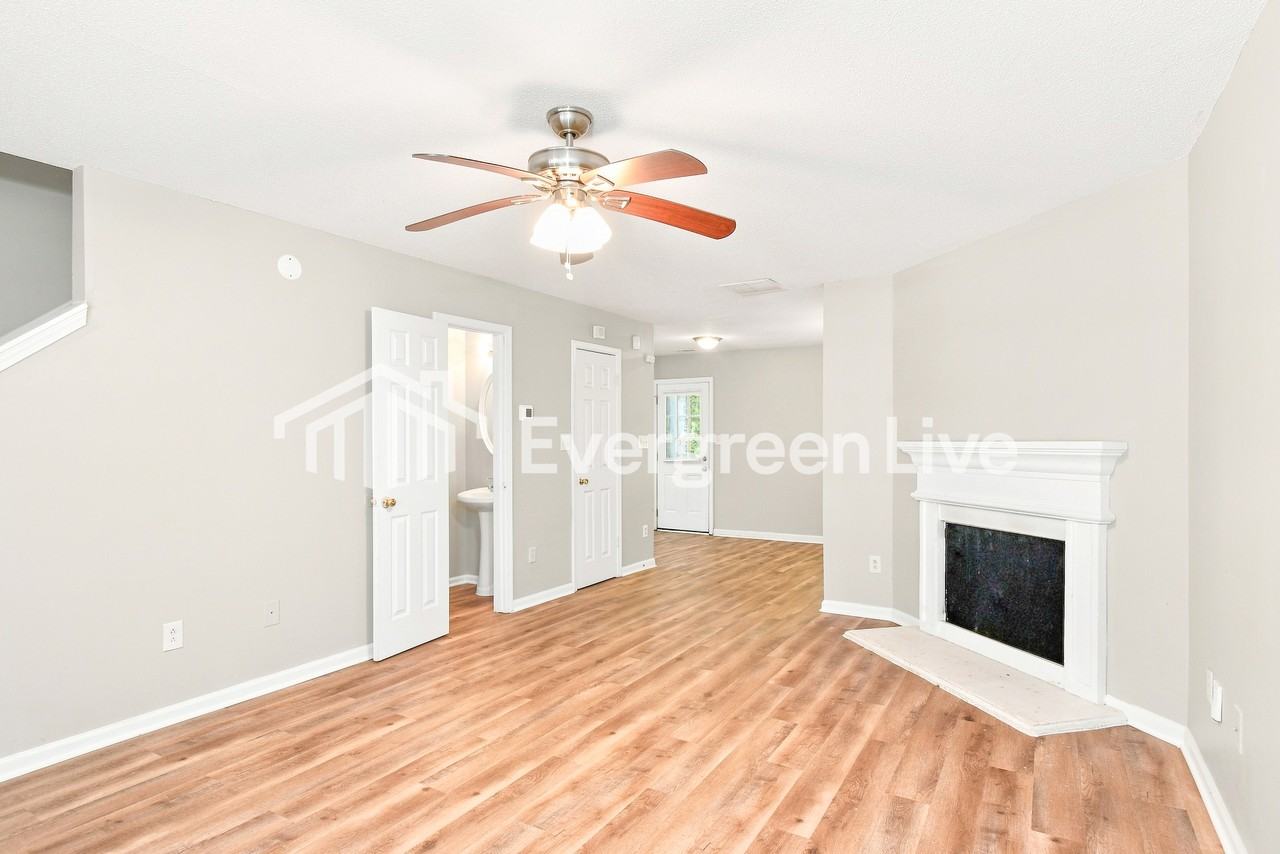 6858 Mahonia Pl - Photo 4 of 15
