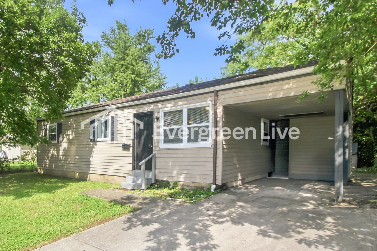 2825 Draper St - Photo 2 of 15