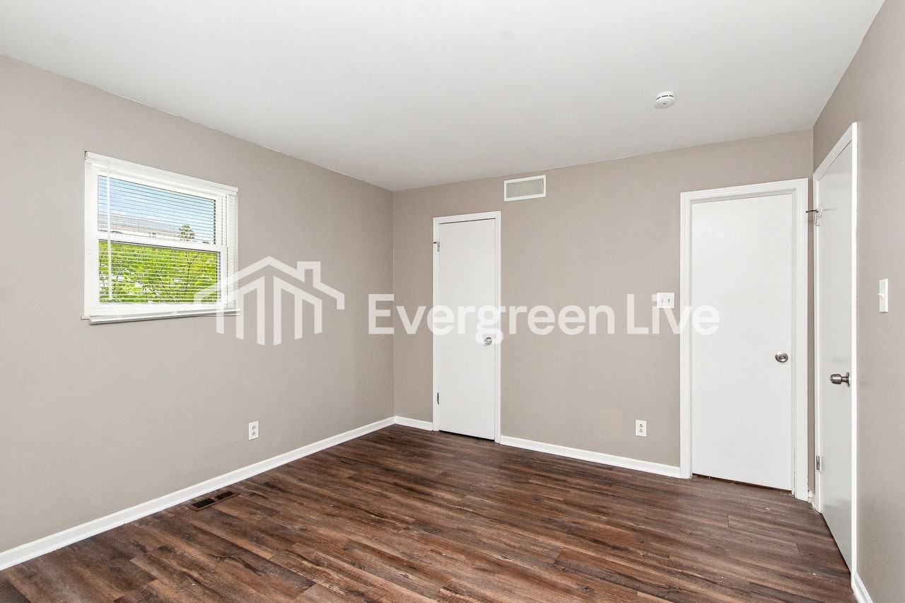 2310 Herod Ct - Photo 6 of 15