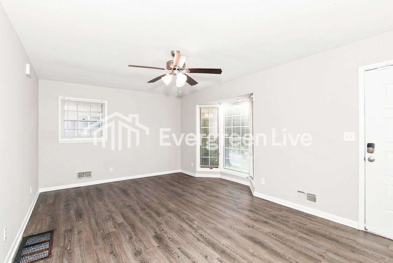 1025 Dawn Dr - Photo 2 of 15