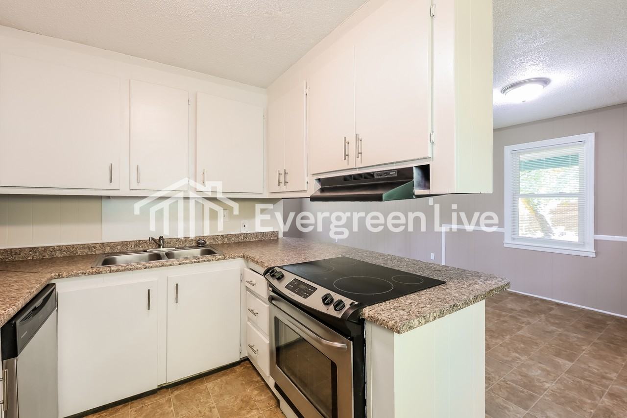 220 Cherry Hill Rd - Photo 3 of 15