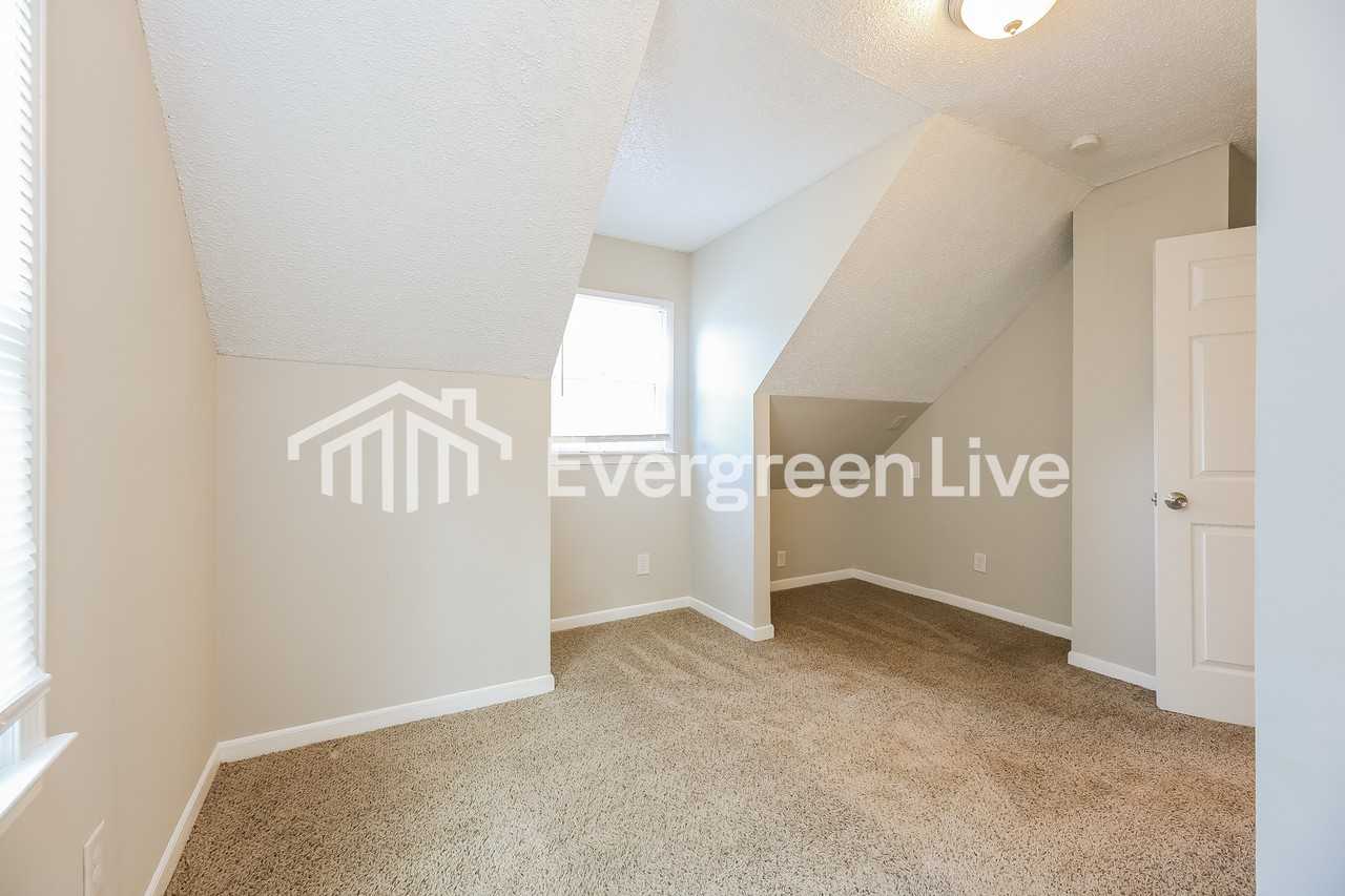 208 Maplewood Cir - Photo 5 of 15