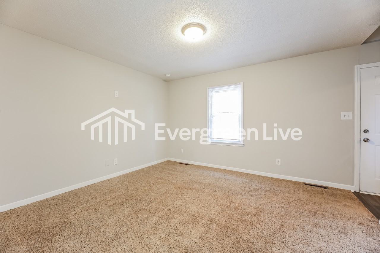208 Maplewood Cir - Photo 7 of 15