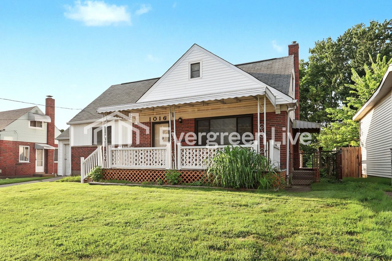 1016 Hempstead Dr - Photo 2 of 15