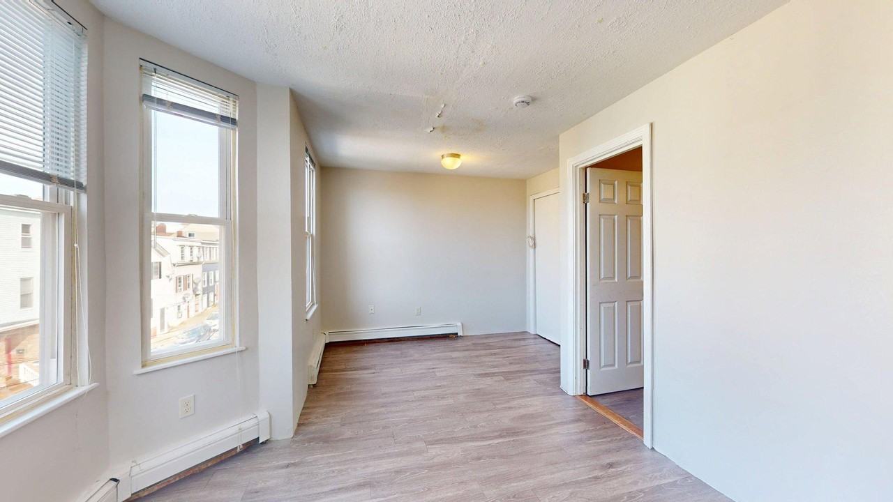161 Bennington St #3 - Photo 4 of 16