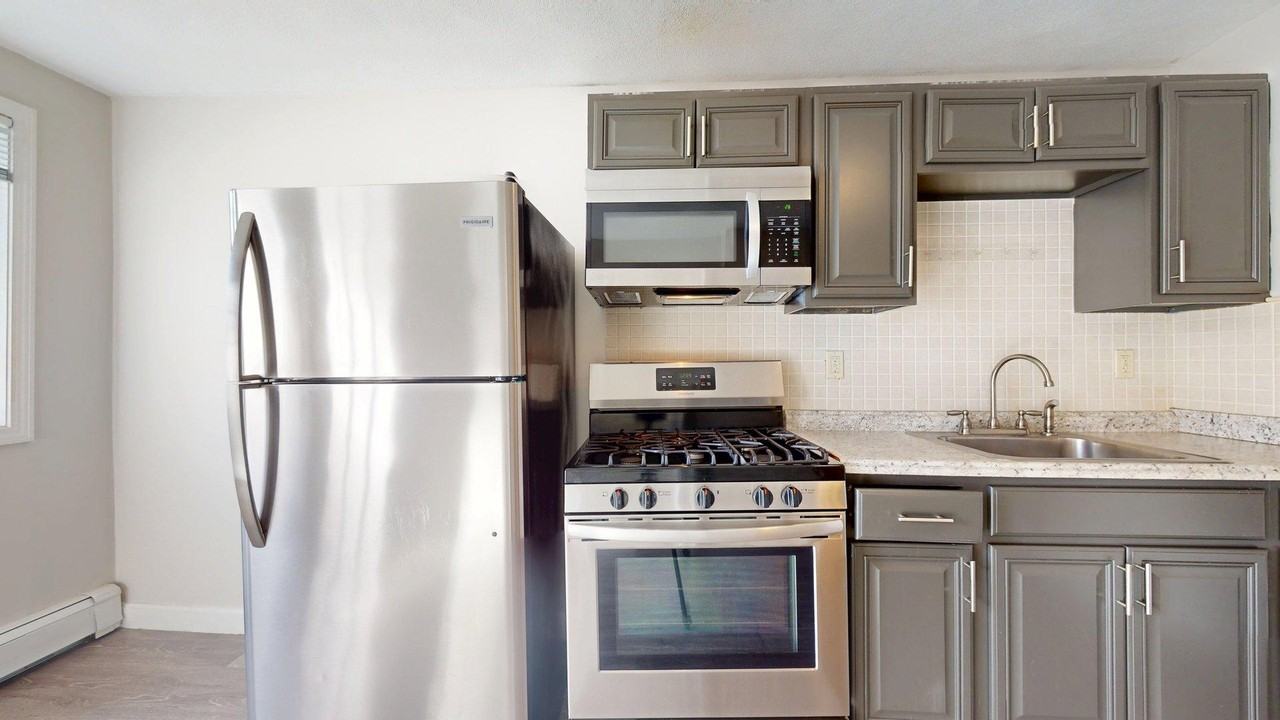 161 Bennington St #3 - Photo 6 of 16