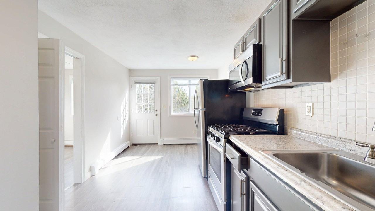 161 Bennington St #3 - Photo 7 of 16