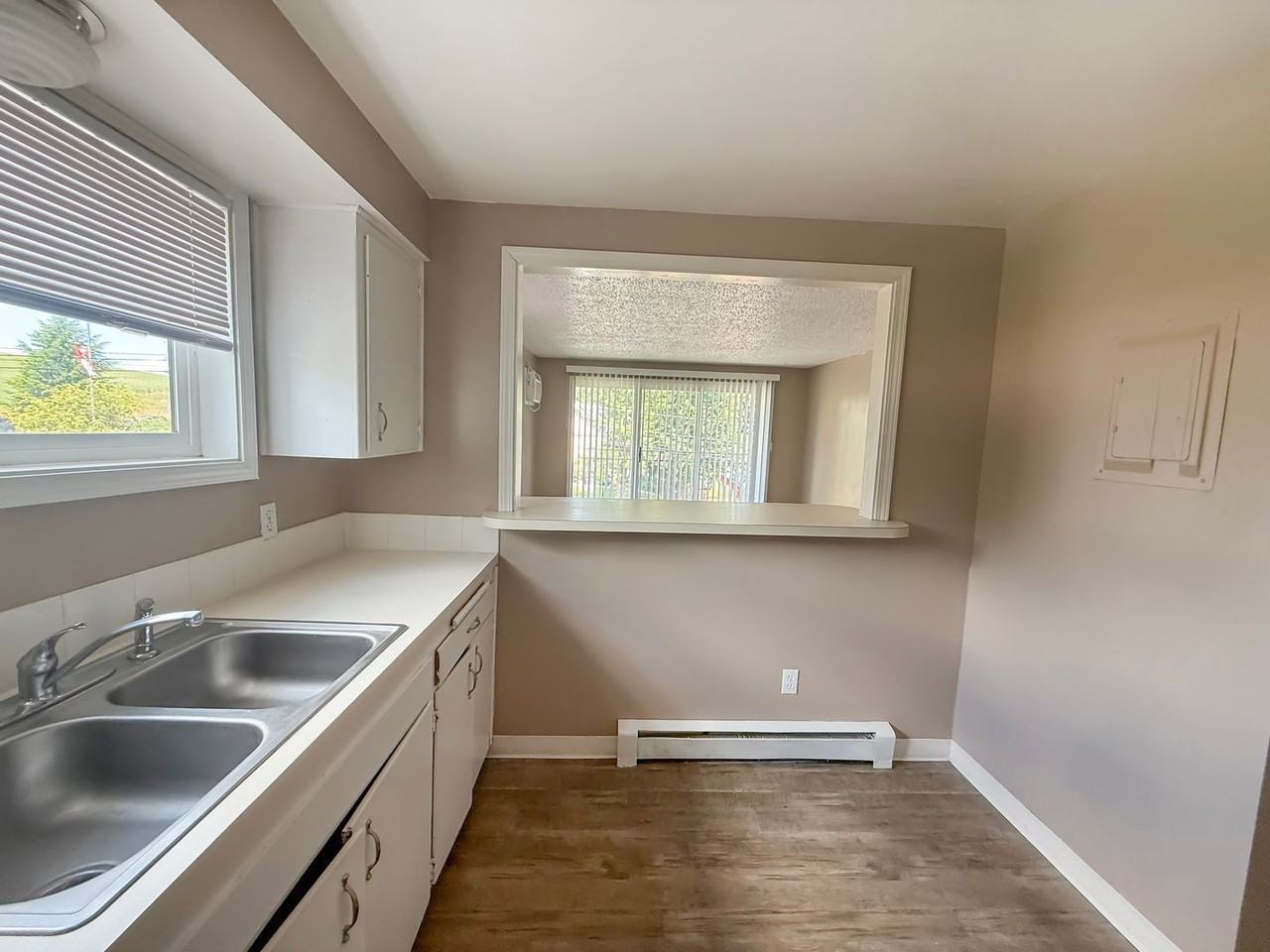 1118 Oakland St #22 - Photo 2 of 6