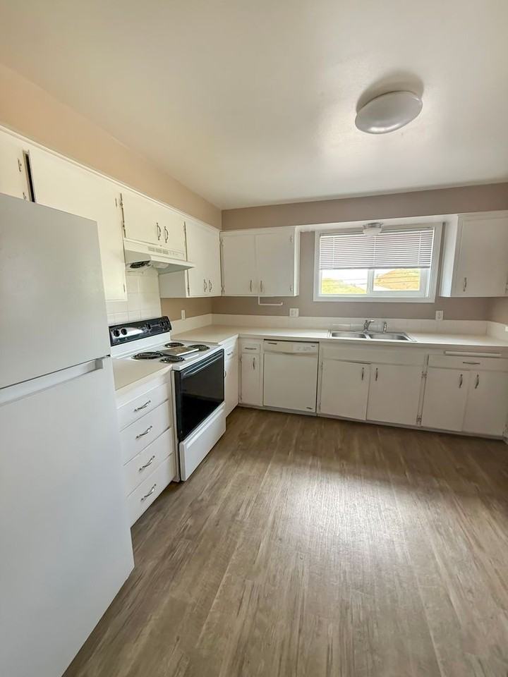 1118 Oakland St #22 - Photo 4 of 6