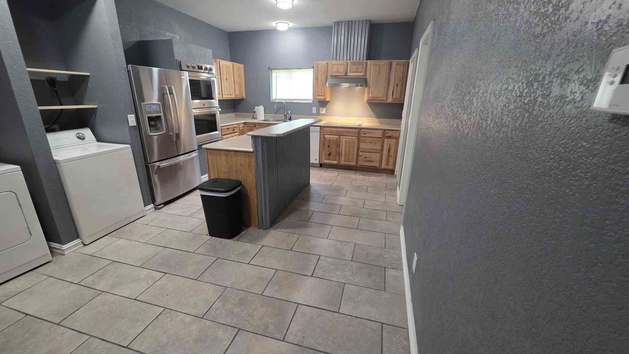 210 N Rowe St #B - Photo 6 of 19