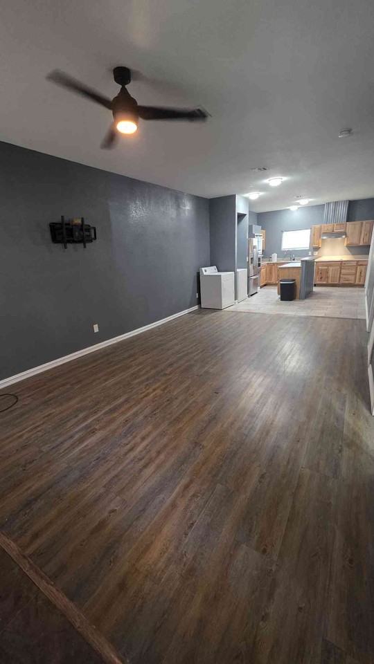 210 N Rowe St #B - Photo 4 of 19