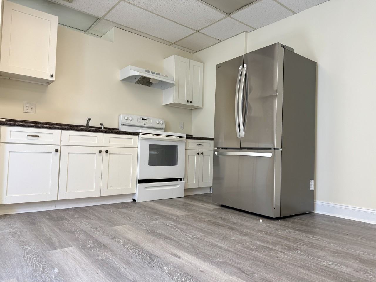19 Central St #B - Photo 2 of 9
