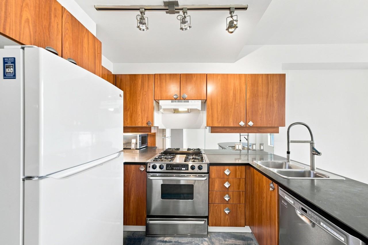 1478 West Hastings Street #507 - Photo 4 of 25