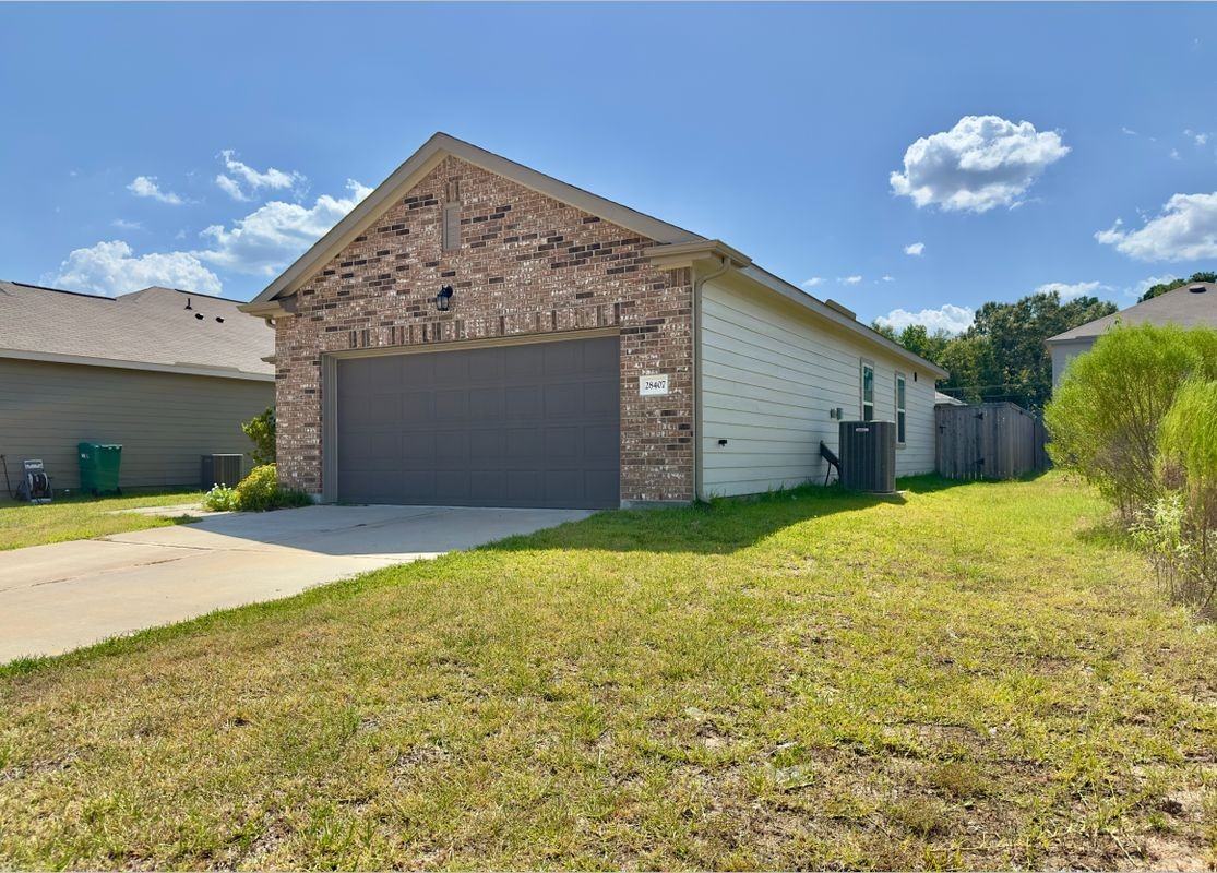 28407 Islington Dr - Photo 2 of 12