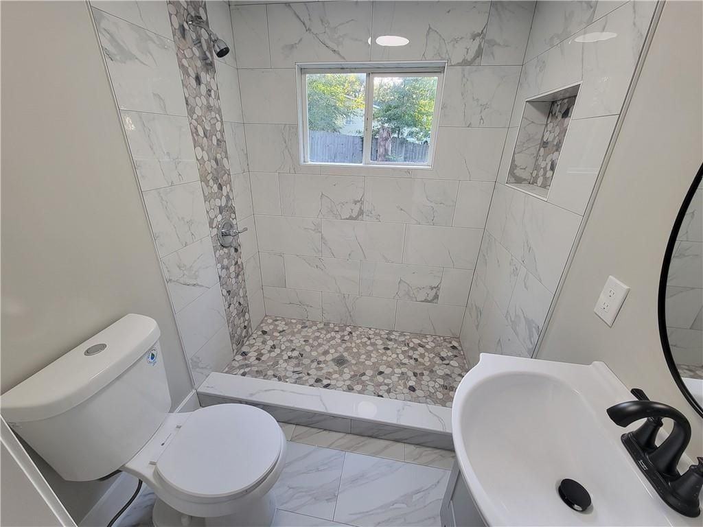 768 Fourth St - Photo 5 of 23