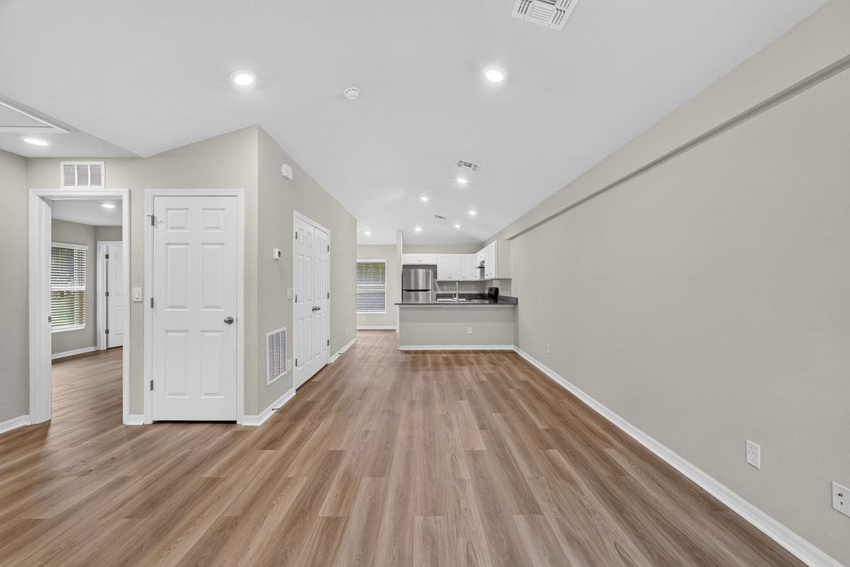 2092 Hilton St - Photo 2 of 14