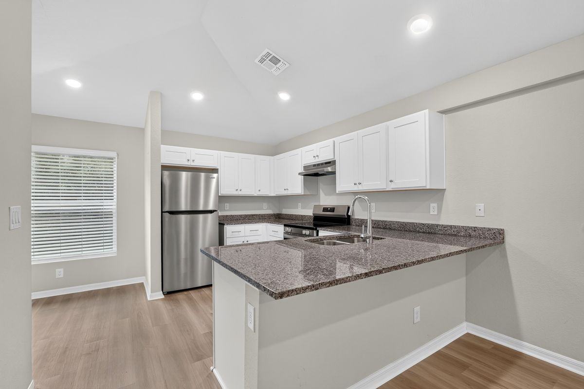 2092 Hilton St - Photo 4 of 14