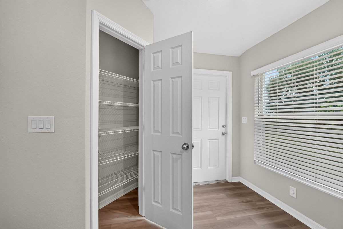2092 Hilton St - Photo 5 of 14