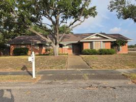featured image of 749 San Patricio Ave