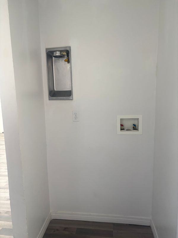 1124 Ramona Ave - Photo 3 of 5