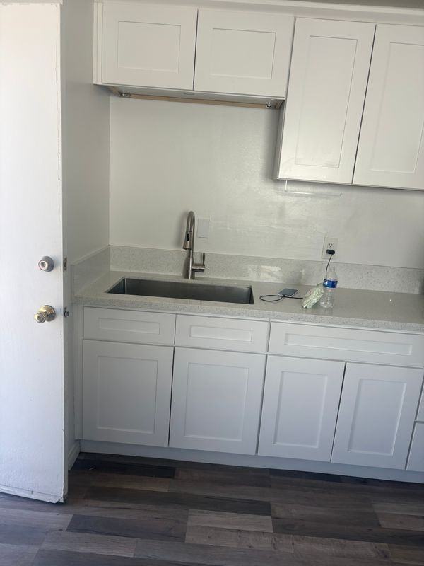 1124 Ramona Ave - Photo 4 of 5
