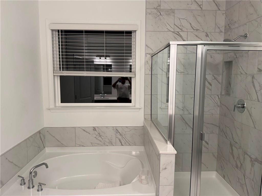8755 Chesford Grv - Photo 5 of 7